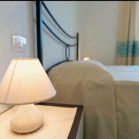 Bed and Breakfast Il Girasole Domus De Maria Exterior foto