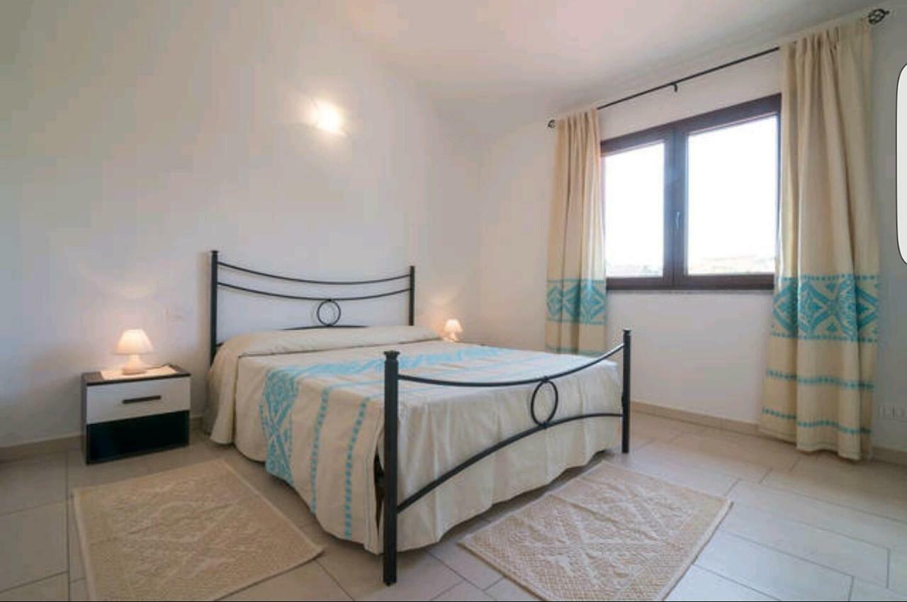 Bed and Breakfast Il Girasole Domus De Maria Exterior foto