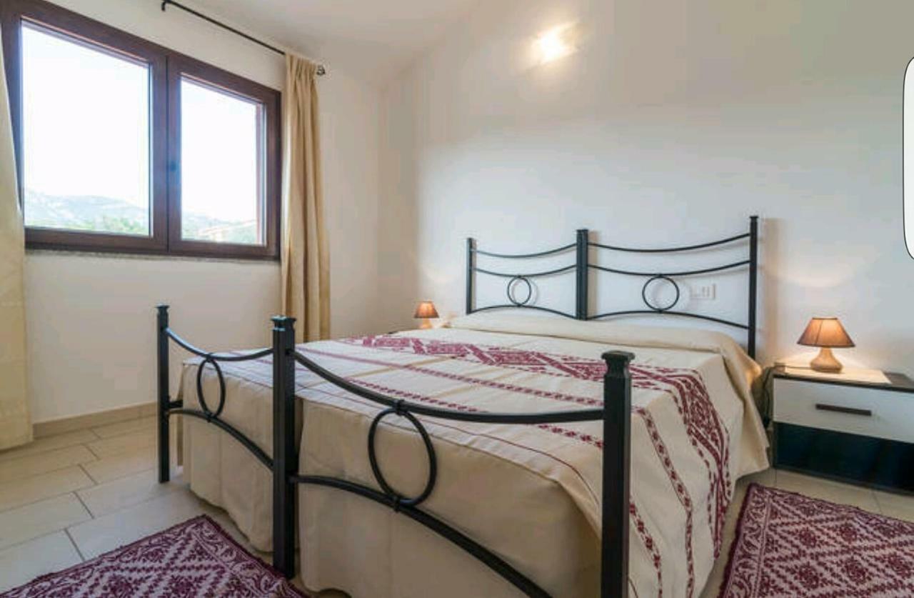 Bed and Breakfast Il Girasole Domus De Maria Exterior foto